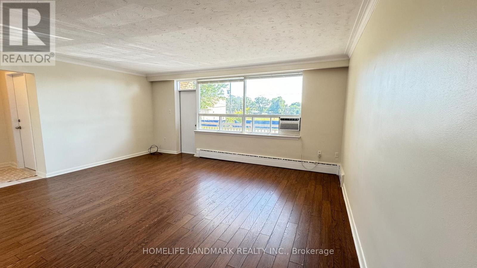 242 Wilmington Avenue, Toronto, Ontario  M3H 5K3 - Photo 3 - C12544886