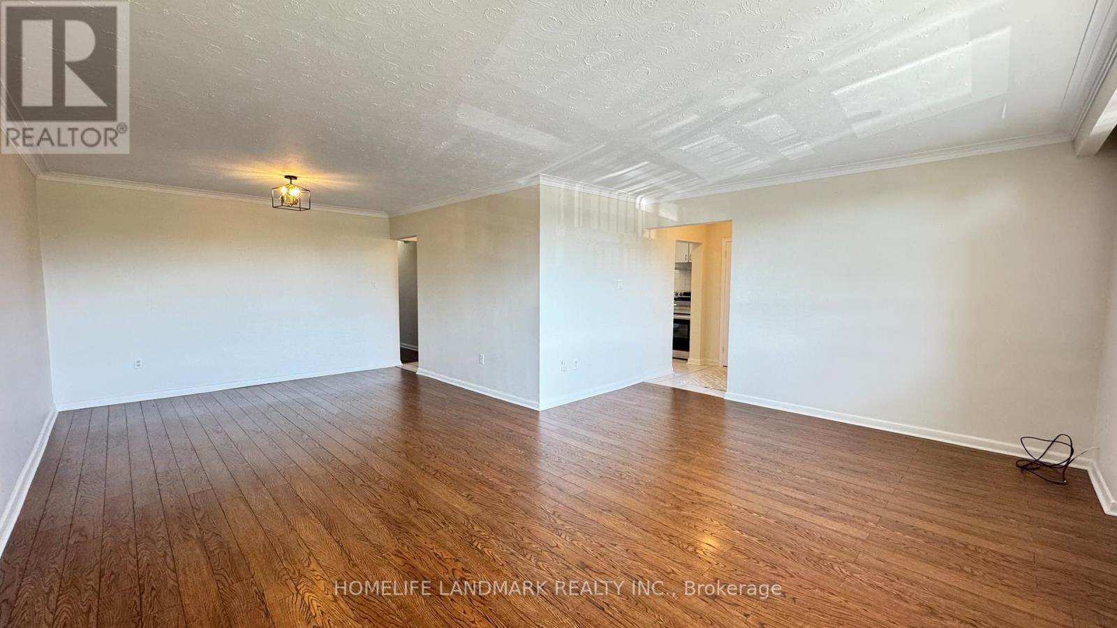 242 Wilmington Avenue, Toronto, Ontario  M3H 5K3 - Photo 4 - C12544886