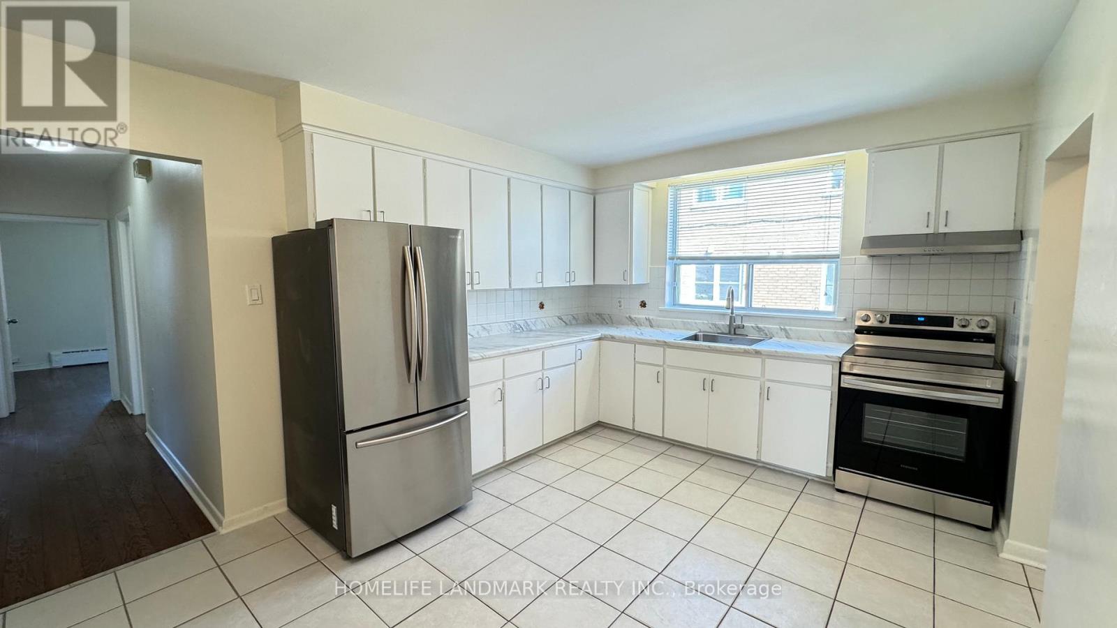 242 Wilmington Avenue, Toronto, Ontario  M3H 5K3 - Photo 5 - C12544886