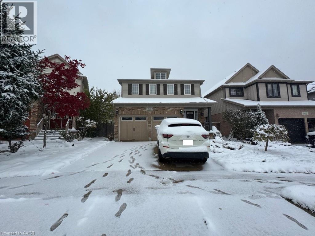 916 MAGDALENA Court Unit# B, Kitchener, Ontario
