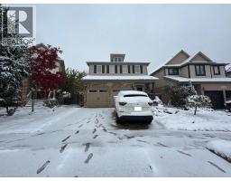 916 MAGDALENA Court Unit# B, Kitchener, Ontario