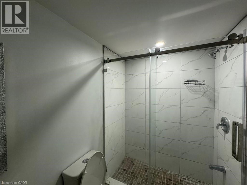 916 Magdalena Court Unit# B, Kitchener, Ontario  N2E 0B3 - Photo 10 - 40786873