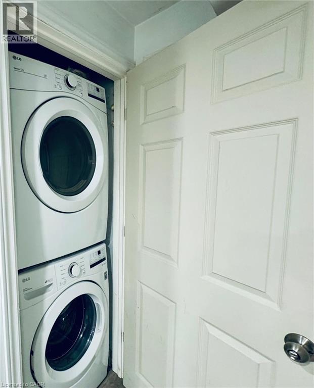 916 Magdalena Court Unit# B, Kitchener, Ontario  N2E 0B3 - Photo 11 - 40786873