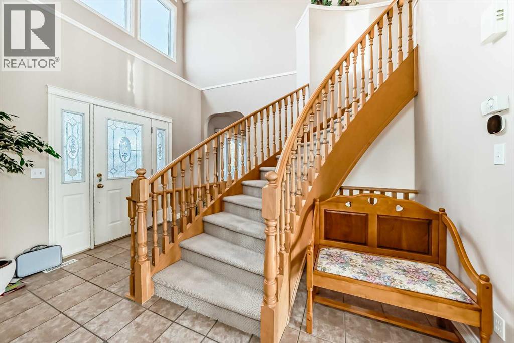 60 Hidden Creek Road Nw, Calgary, Alberta  T3A 6E7 - Photo 2 - A2269268