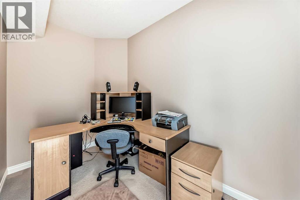 60 Hidden Creek Road Nw, Calgary, Alberta  T3A 6E7 - Photo 36 - A2269268