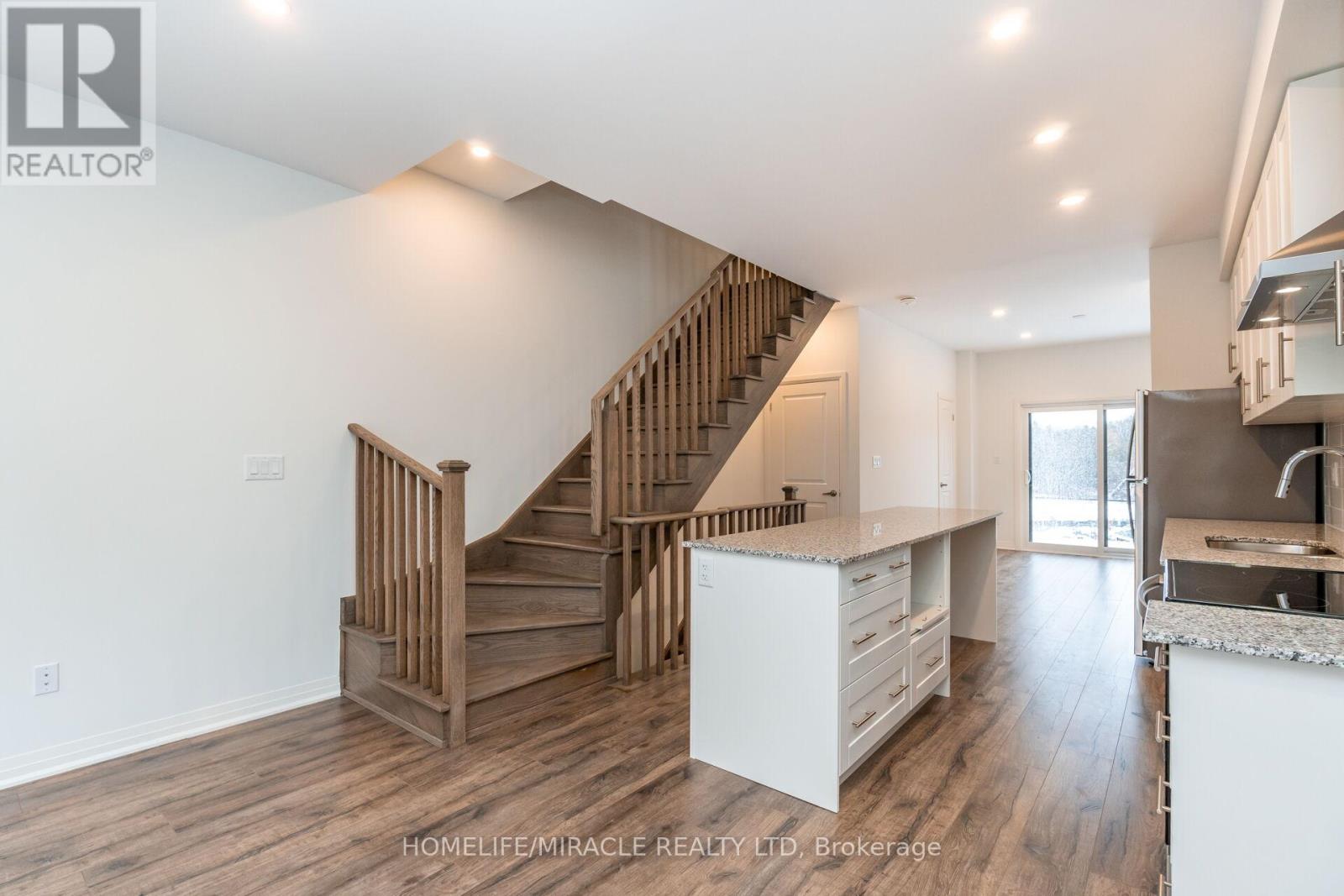 1724 Pleasure Valley Path, Oshawa, Ontario  L1G 0E3 - Photo 5 - E12547534