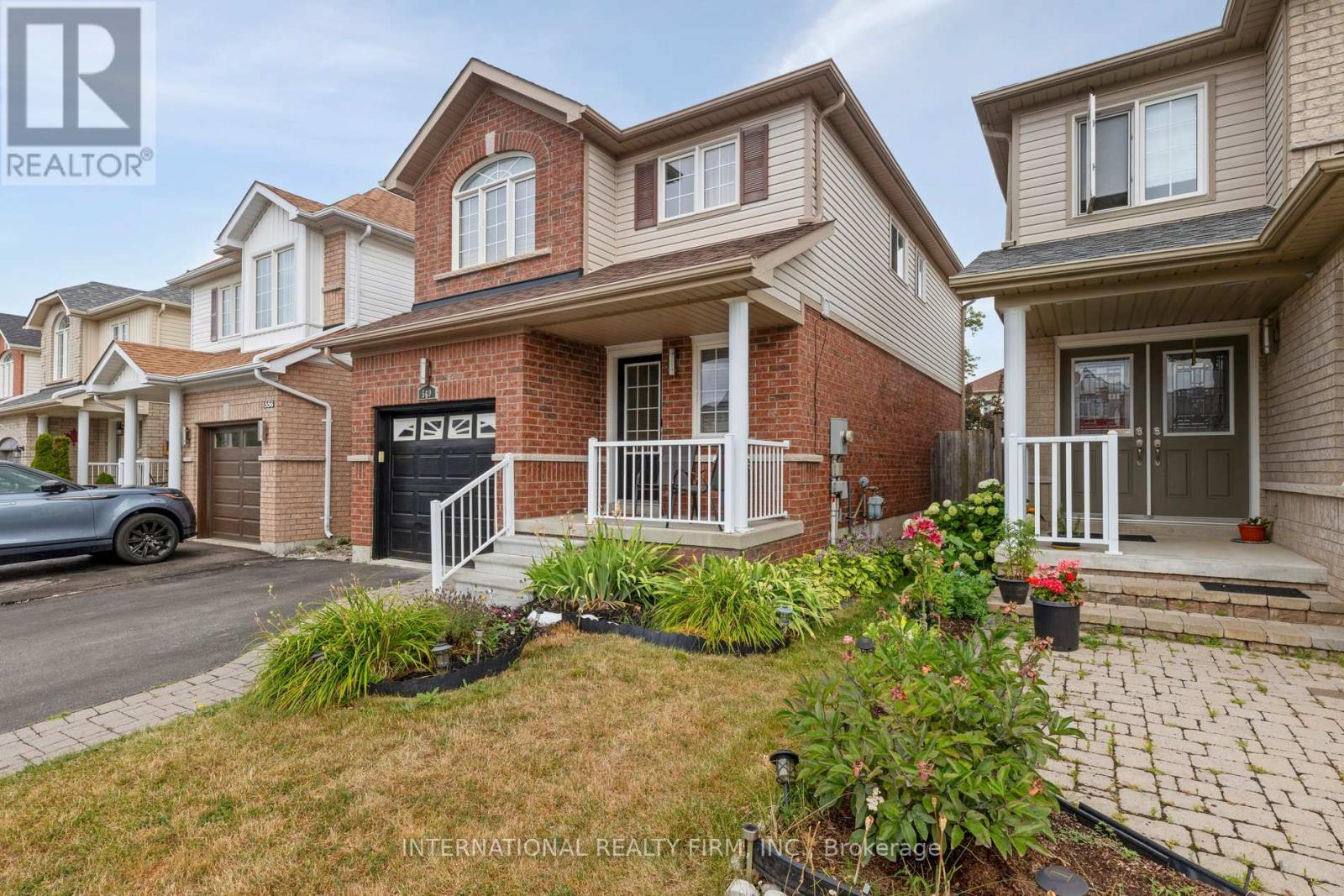 560 Falconridge Drive, Oshawa, Ontario  L1K 0C1 - Photo 4 - E12547596