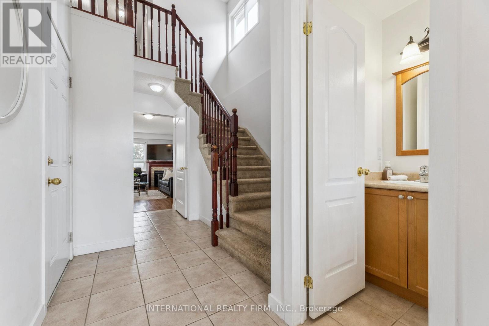 560 Falconridge Drive, Oshawa, Ontario  L1K 0C1 - Photo 6 - E12547596