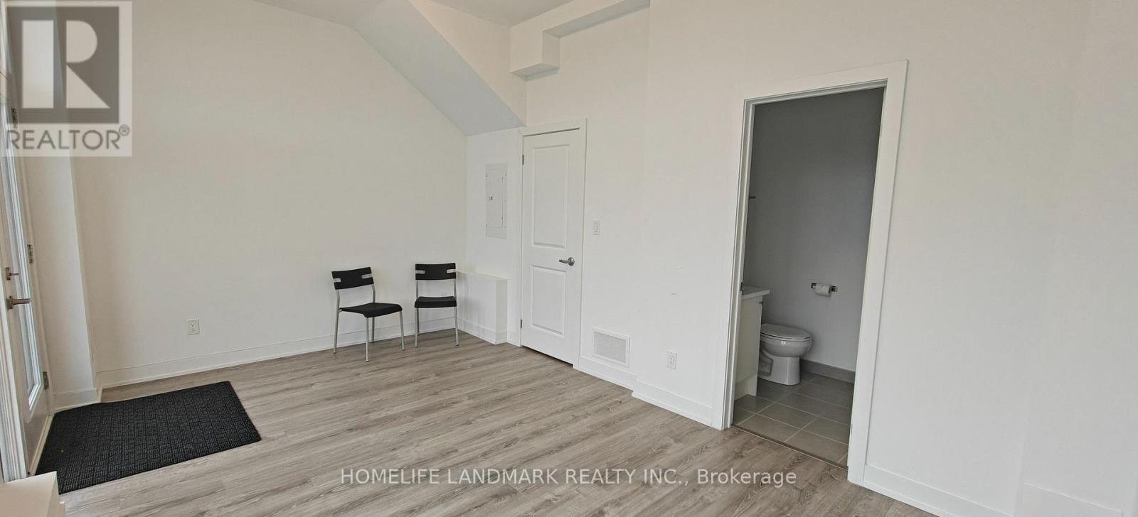 5494 Main Street, Whitchurch-Stouffville, Ontario  L4A 4W8 - Photo 4 - N12547562