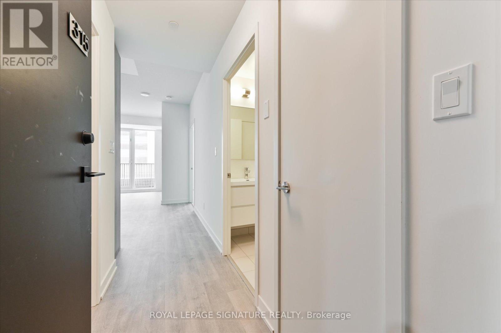 C315 - 38 Simcoe Promenade, Markham, Ontario  L6G 1B3 - Photo 3 - N12547584