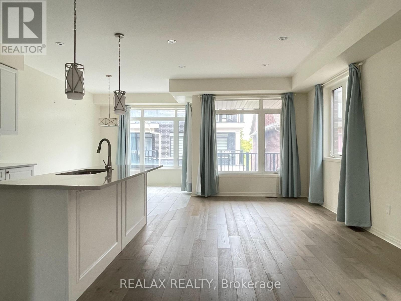 95 William F Bell Parkway, Richmond Hill, Ontario L4S 0K7 - Photo 6 - N12547594