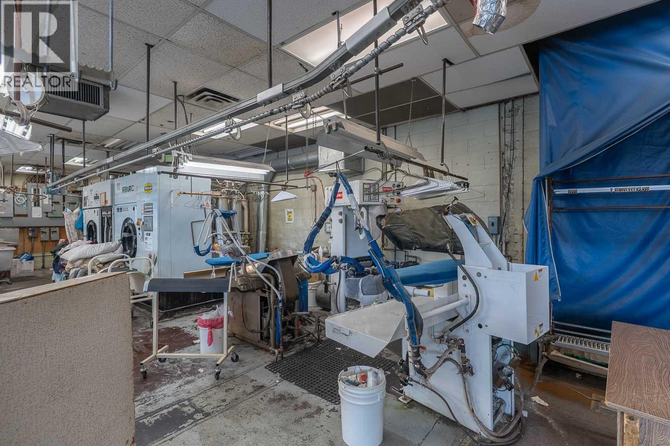 303 Tranquille Road, Kamloops, British Columbia  V2B 3G4 - Photo 10 - 10369372