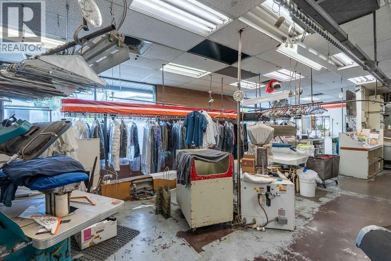 303 Tranquille Road, Kamloops, British Columbia  V2B 3G4 - Photo 12 - 10369372