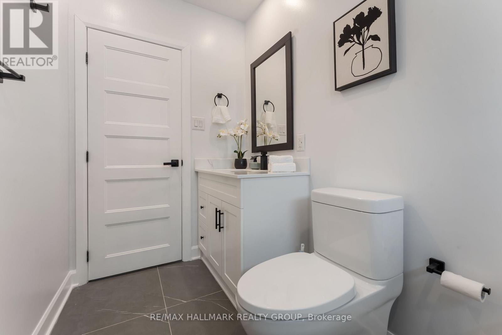 1796 Saunderson Drive, Ottawa, Ontario K1G 2C2 - Photo 11 - X12541448