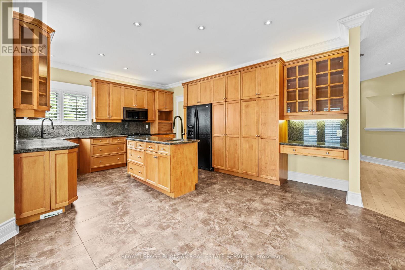 2531 Hogan Court, Burlington, Ontario L7M 4T5 - Photo 14 - W12547532