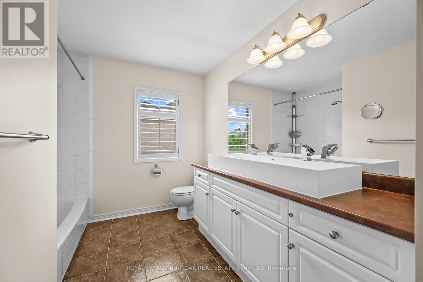 2531 Hogan Court, Burlington, Ontario L7M 4T5 - Photo 26 - W12547532