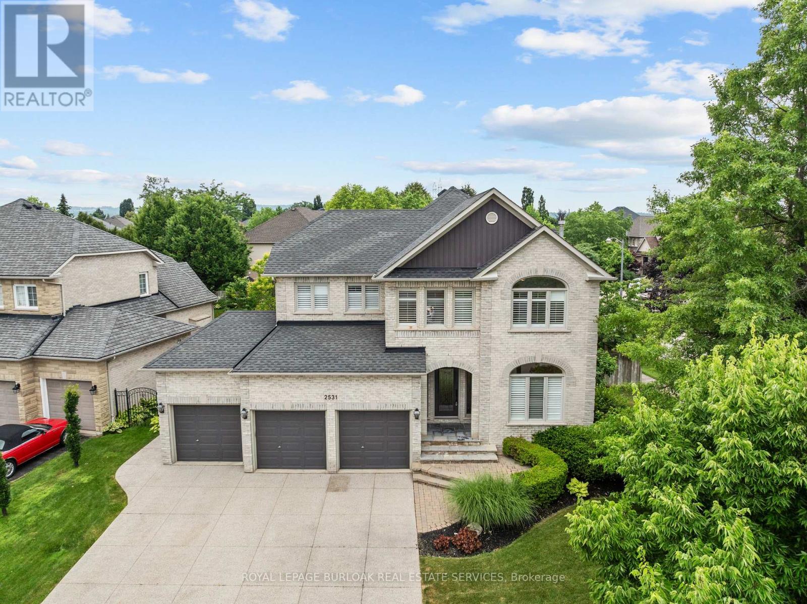 2531 Hogan Court, Burlington, Ontario L7M 4T5 - Photo 4 - W12547532