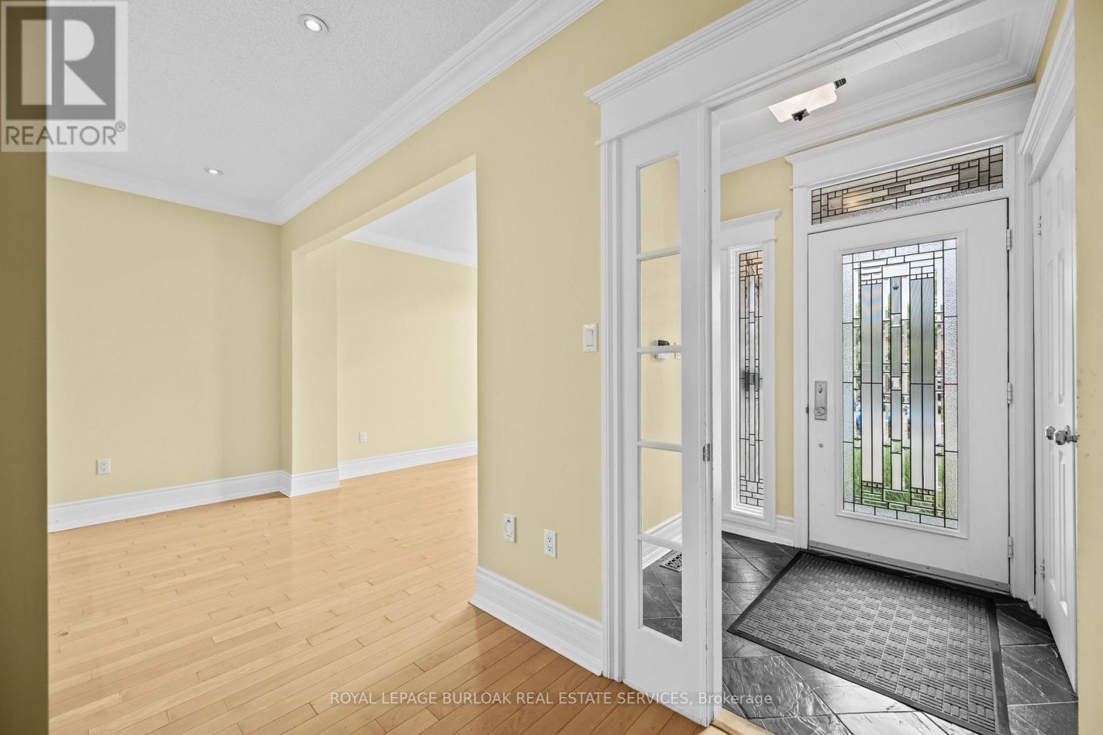 2531 Hogan Court, Burlington, Ontario L7M 4T5 - Photo 5 - W12547532