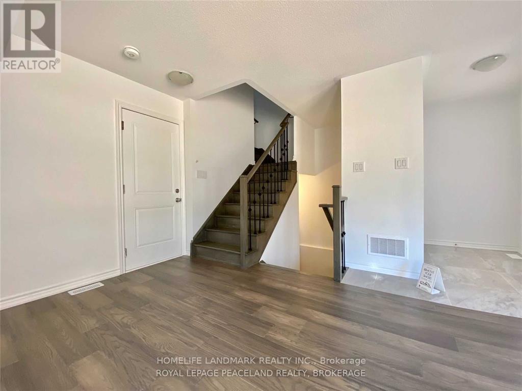 2485 Badger Crescent, Oakville, Ontario L6M 5L9 - Photo 3 - W12547550