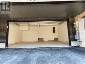 Unit 7 - 2485 Badger Crescent, Oakville, Ontario L6M 5L9 - Photo 13 - W12547554