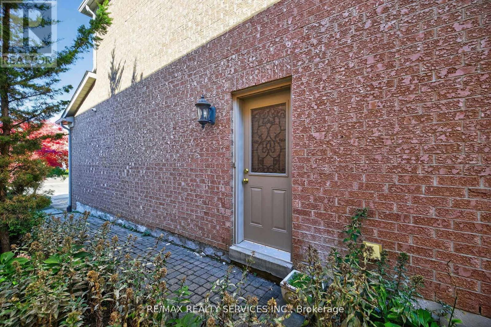 124 Royal Valley Drive, Caledon, Ontario L7C 1A5 - Photo 48 - W12547590