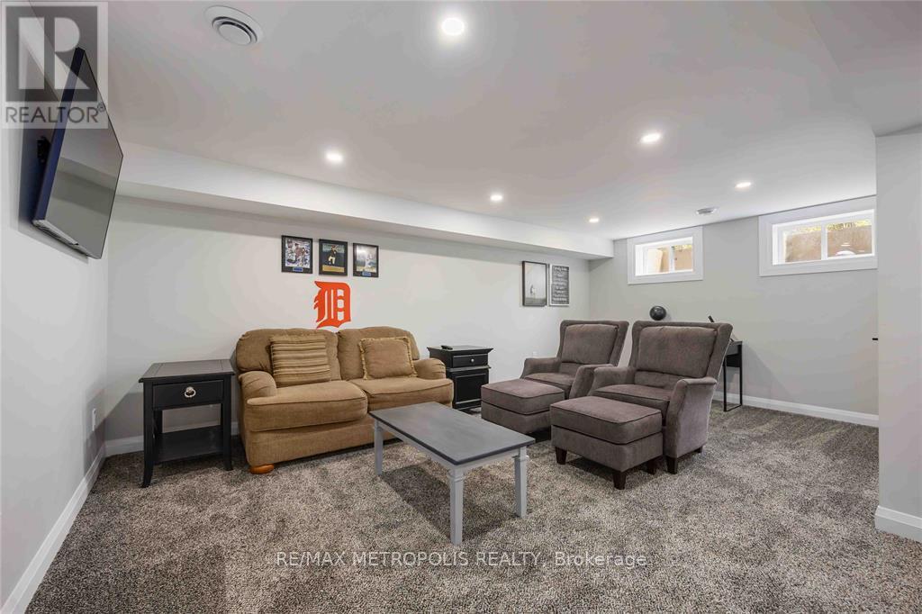 552 Cathcart Boulevard, Sarnia, Ontario  N7V 2N2 - Photo 33 - X12547560