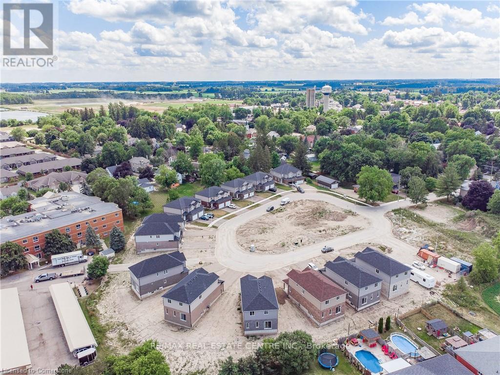 198 Jacob Street, East Zorra-Tavistock, Ontario  N0B 2R0 - Photo 3 - X12547580