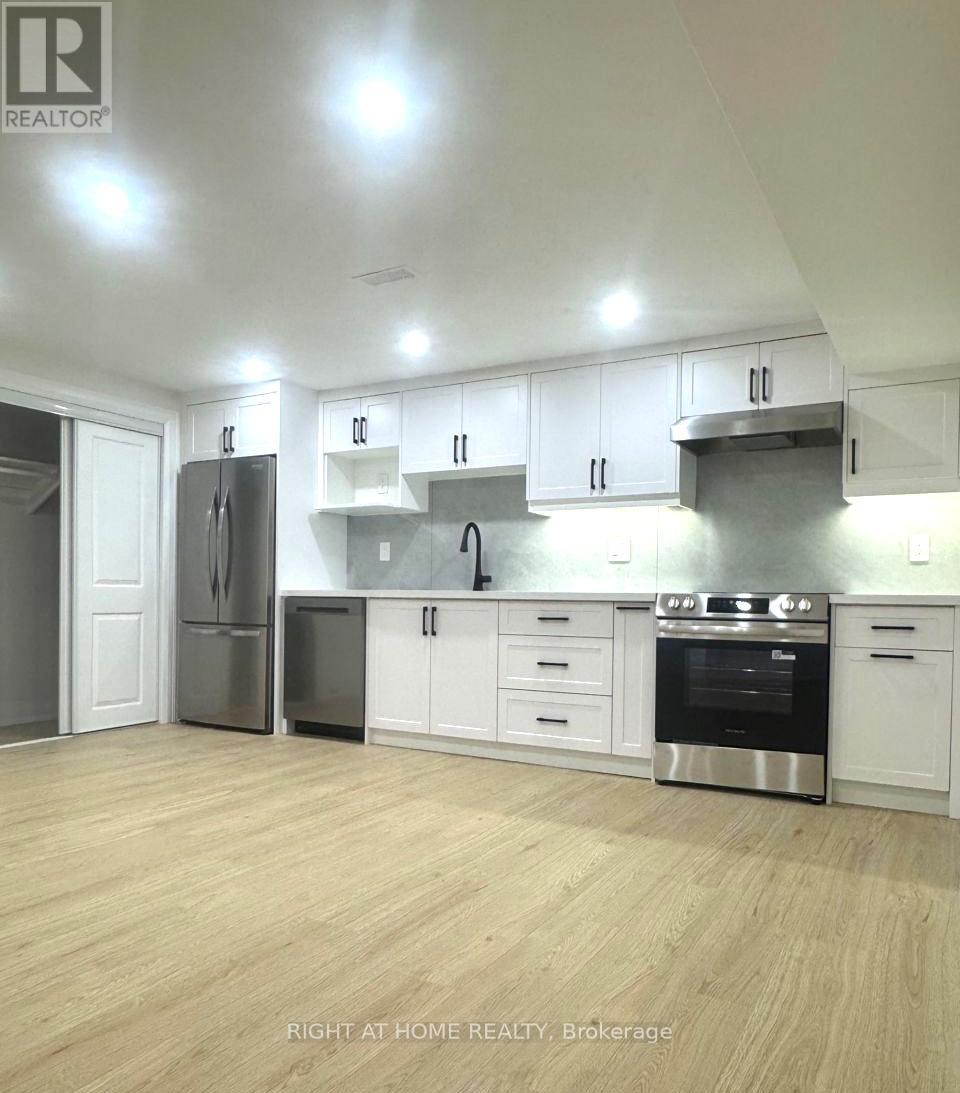 Lower Unit 2 - 7 Warlock Crescent, Toronto, Ontario  M2K 2H8 - Photo 13 - C12545436