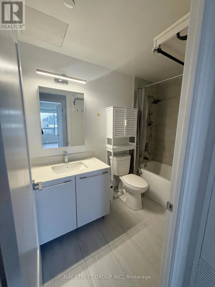 921 - 38 Water Walk Drive, Markham, Ontario  L3R 6M8 - Photo 7 - N12547610