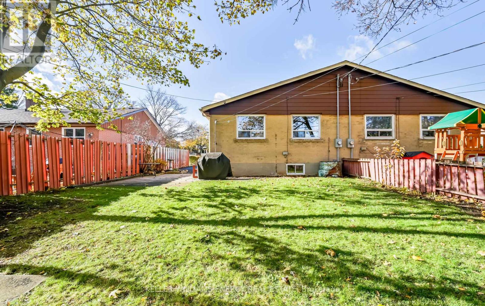 37 Billingsgate Crescent, Ajax, Ontario L1S 2R7 - Photo 2 - E12547652