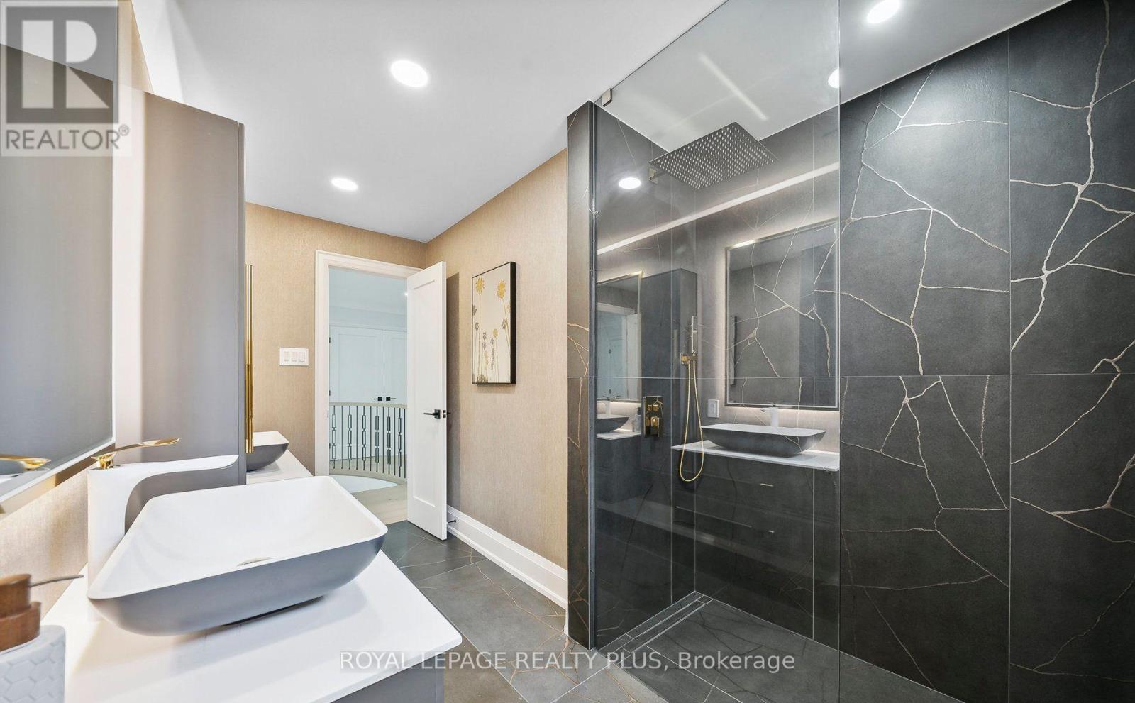 4344 Dallas Court, Mississauga, Ontario  L4W 4G7 - Photo 27 - W12547600