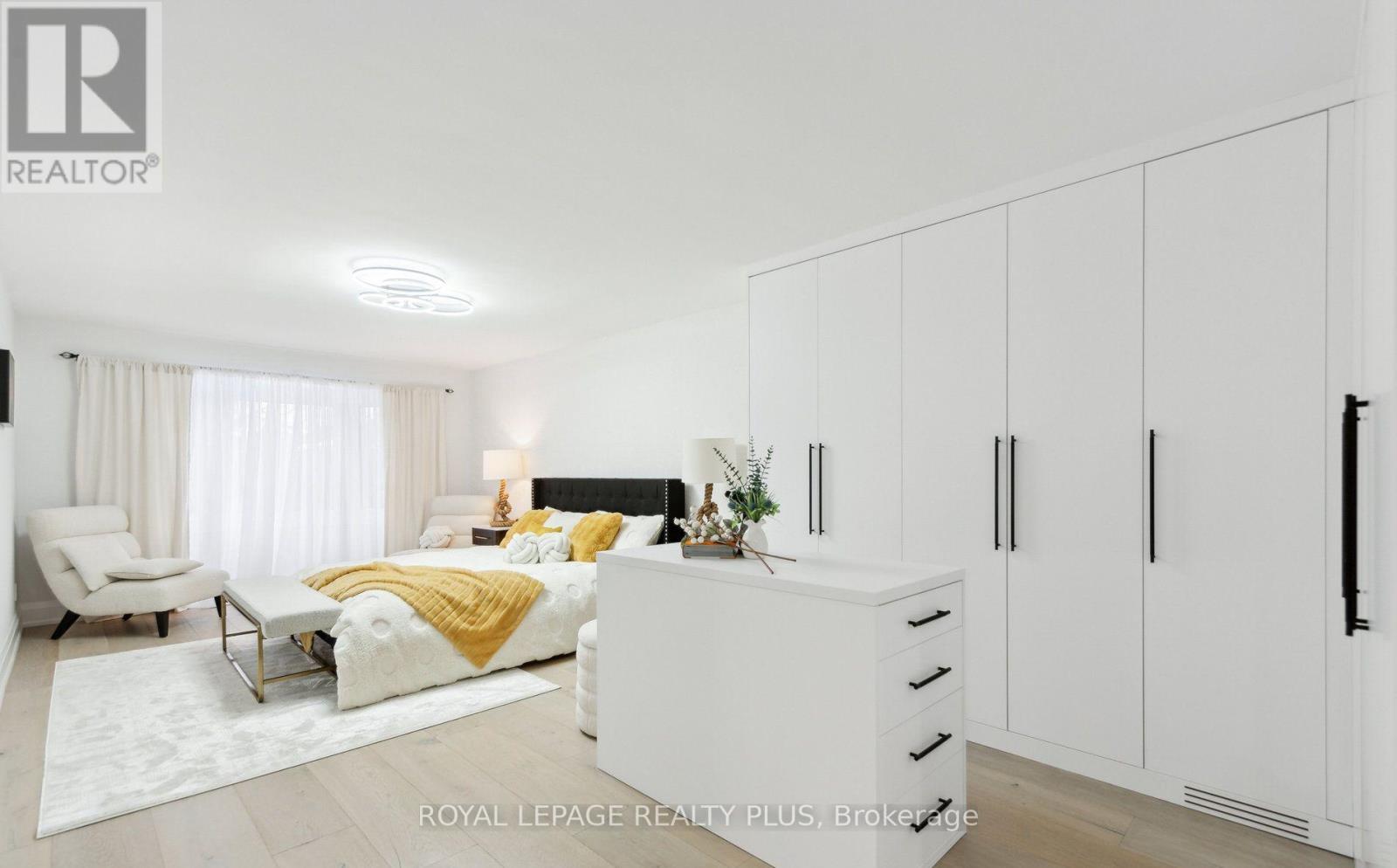 4344 Dallas Court, Mississauga, Ontario  L4W 4G7 - Photo 31 - W12547600