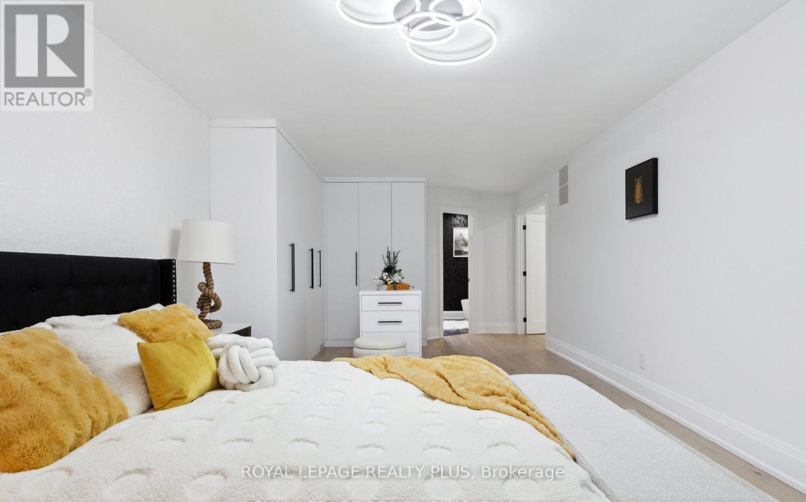 4344 Dallas Court, Mississauga, Ontario  L4W 4G7 - Photo 33 - W12547600