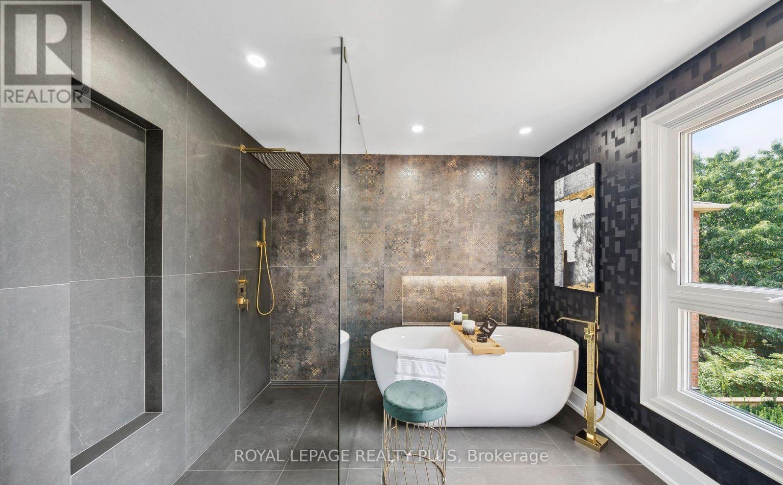 4344 Dallas Court, Mississauga, Ontario  L4W 4G7 - Photo 34 - W12547600