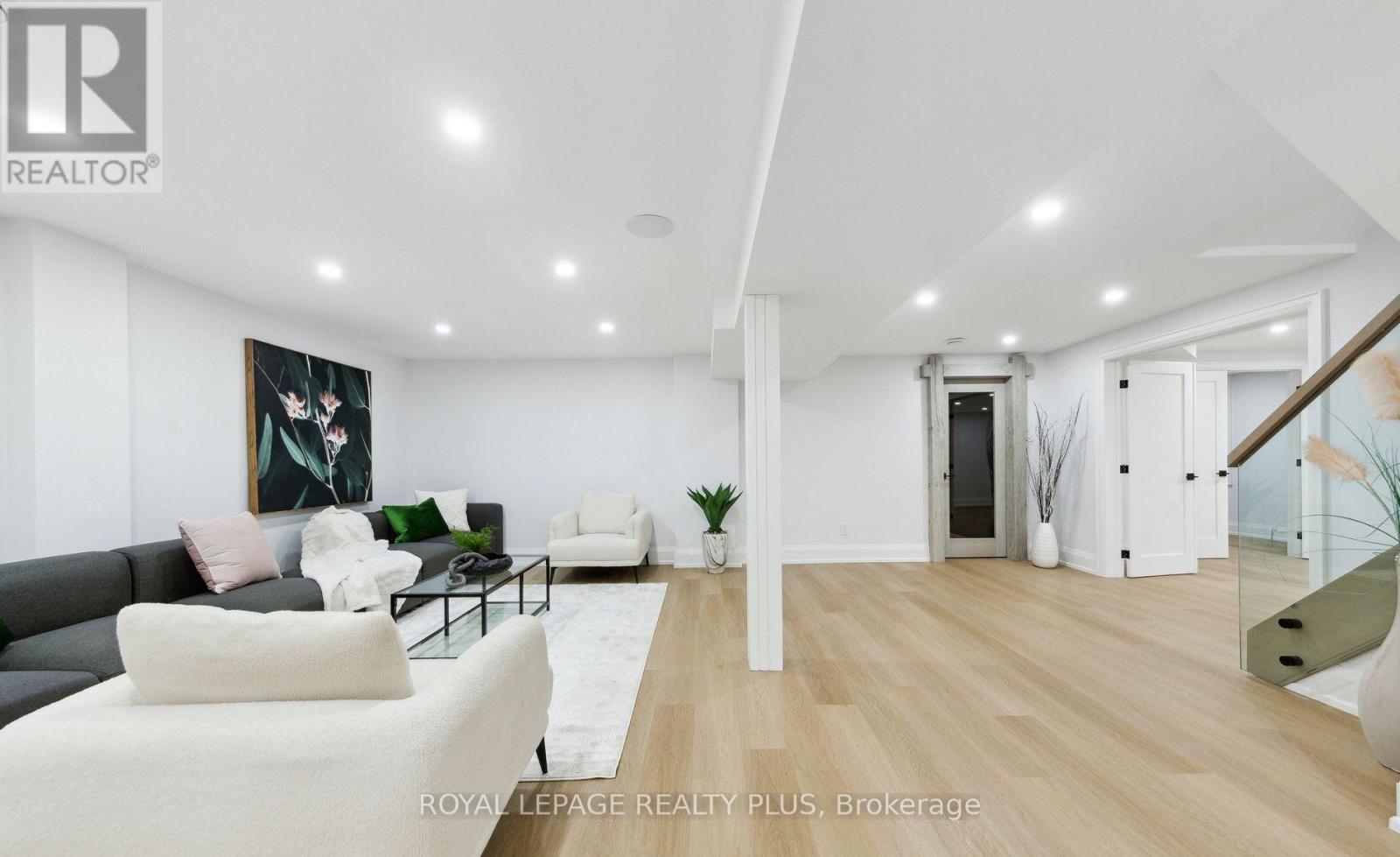 4344 Dallas Court, Mississauga, Ontario  L4W 4G7 - Photo 36 - W12547600