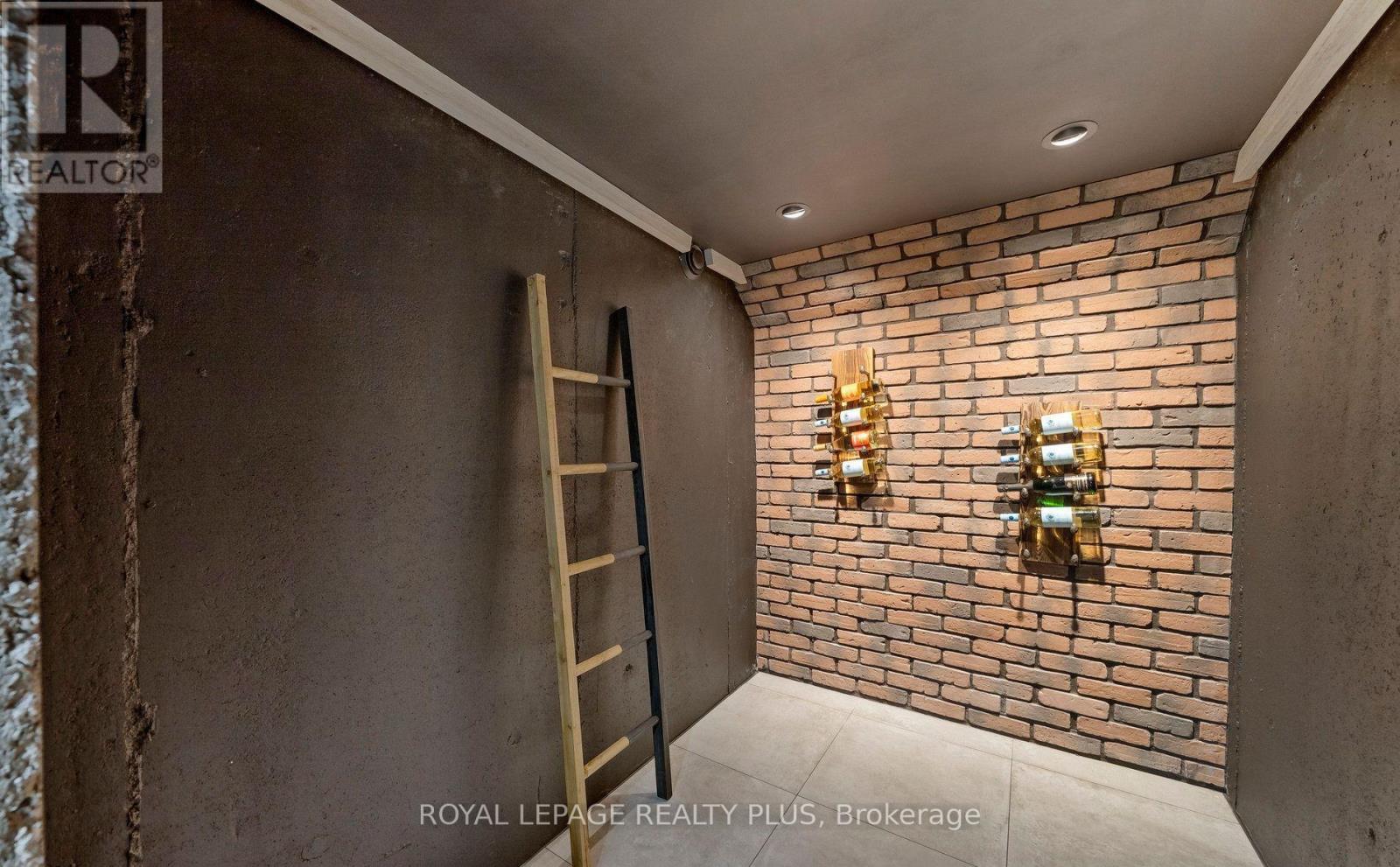 4344 Dallas Court, Mississauga, Ontario  L4W 4G7 - Photo 38 - W12547600