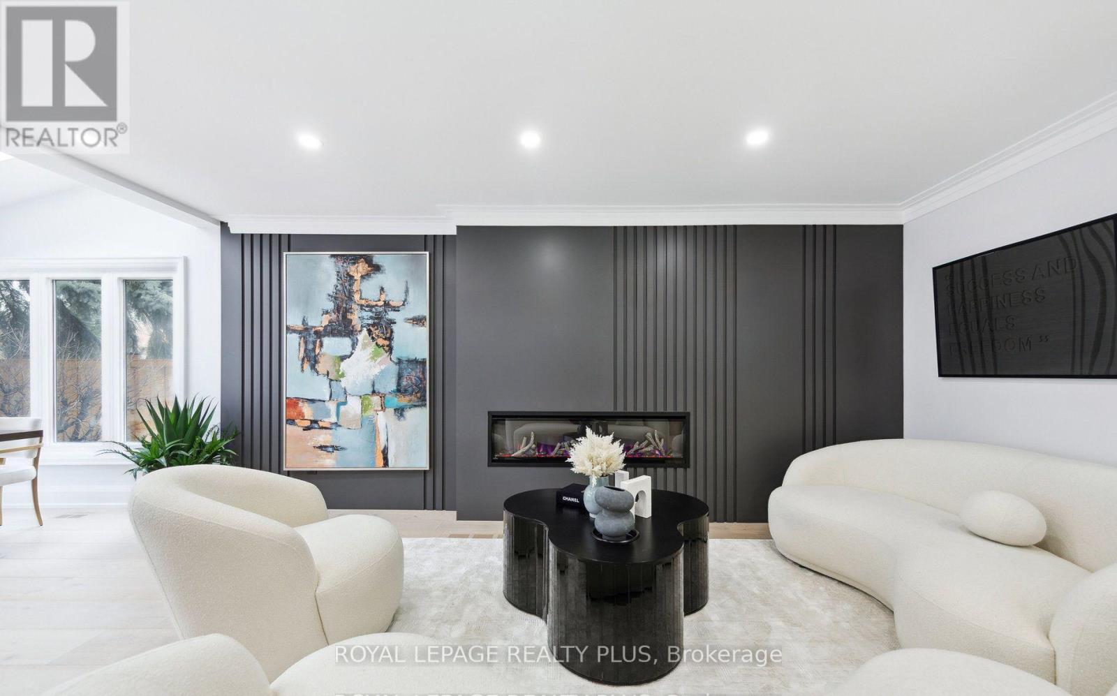 4344 Dallas Court, Mississauga, Ontario  L4W 4G7 - Photo 6 - W12547600