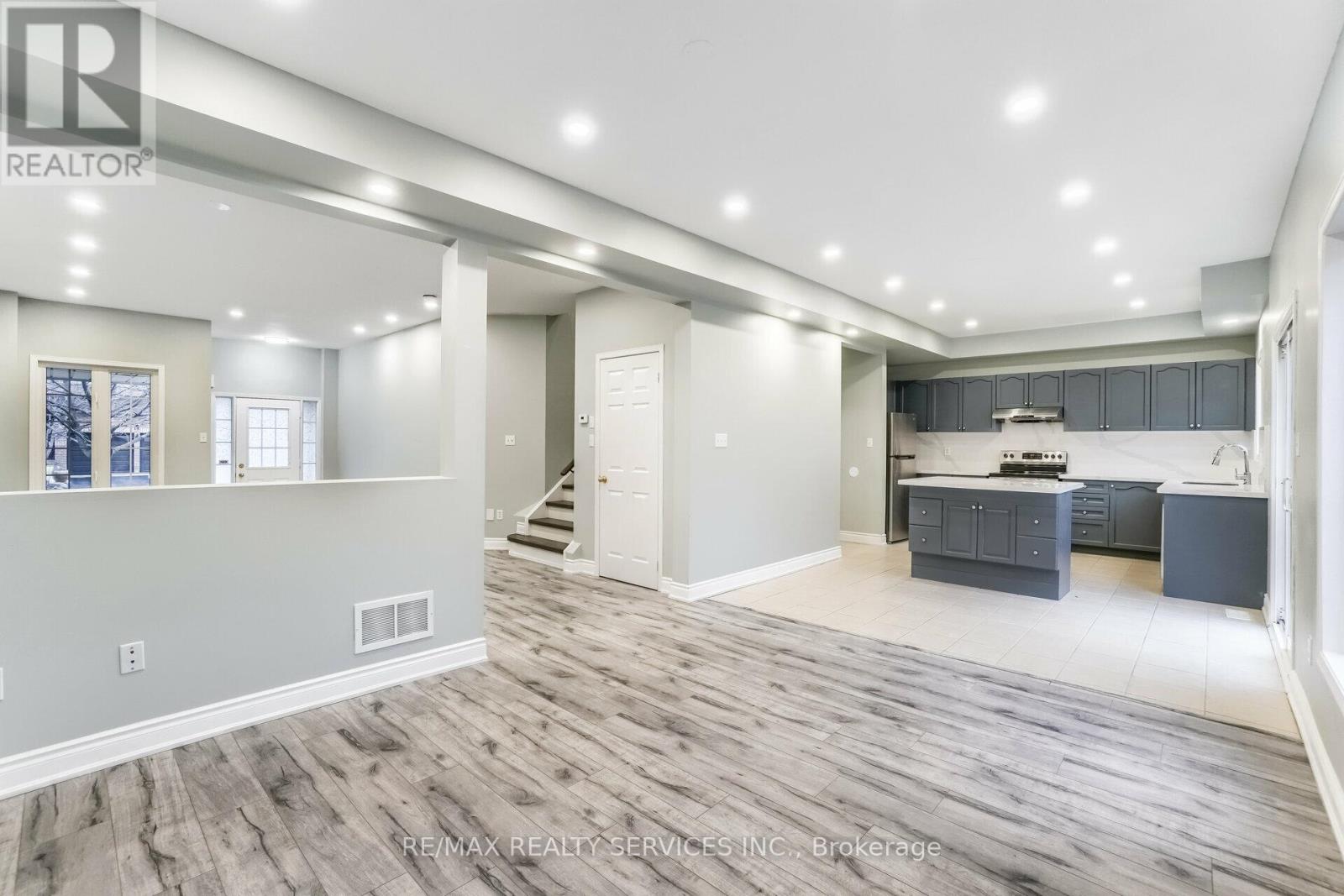 Upper - 15 Masters Green Crescent, Brampton, Ontario  L7A 3K3 - Photo 12 - W12547618