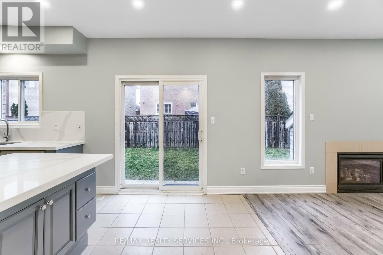 Upper - 15 Masters Green Crescent, Brampton, Ontario  L7A 3K3 - Photo 13 - W12547618