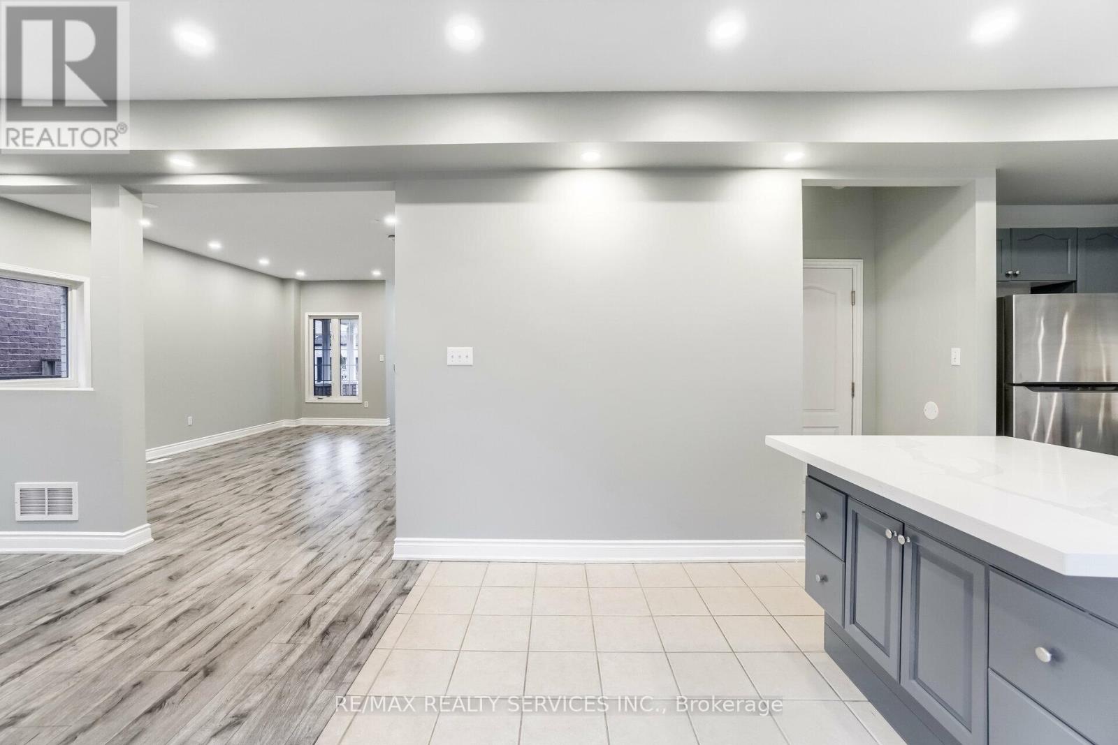 Upper - 15 Masters Green Crescent, Brampton, Ontario  L7A 3K3 - Photo 14 - W12547618