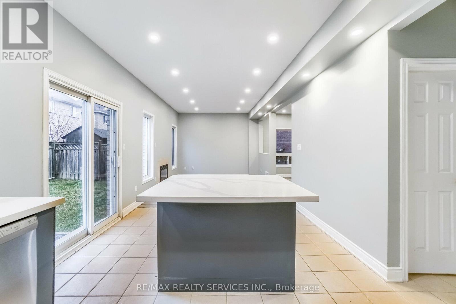 Upper - 15 Masters Green Crescent, Brampton, Ontario  L7A 3K3 - Photo 19 - W12547618