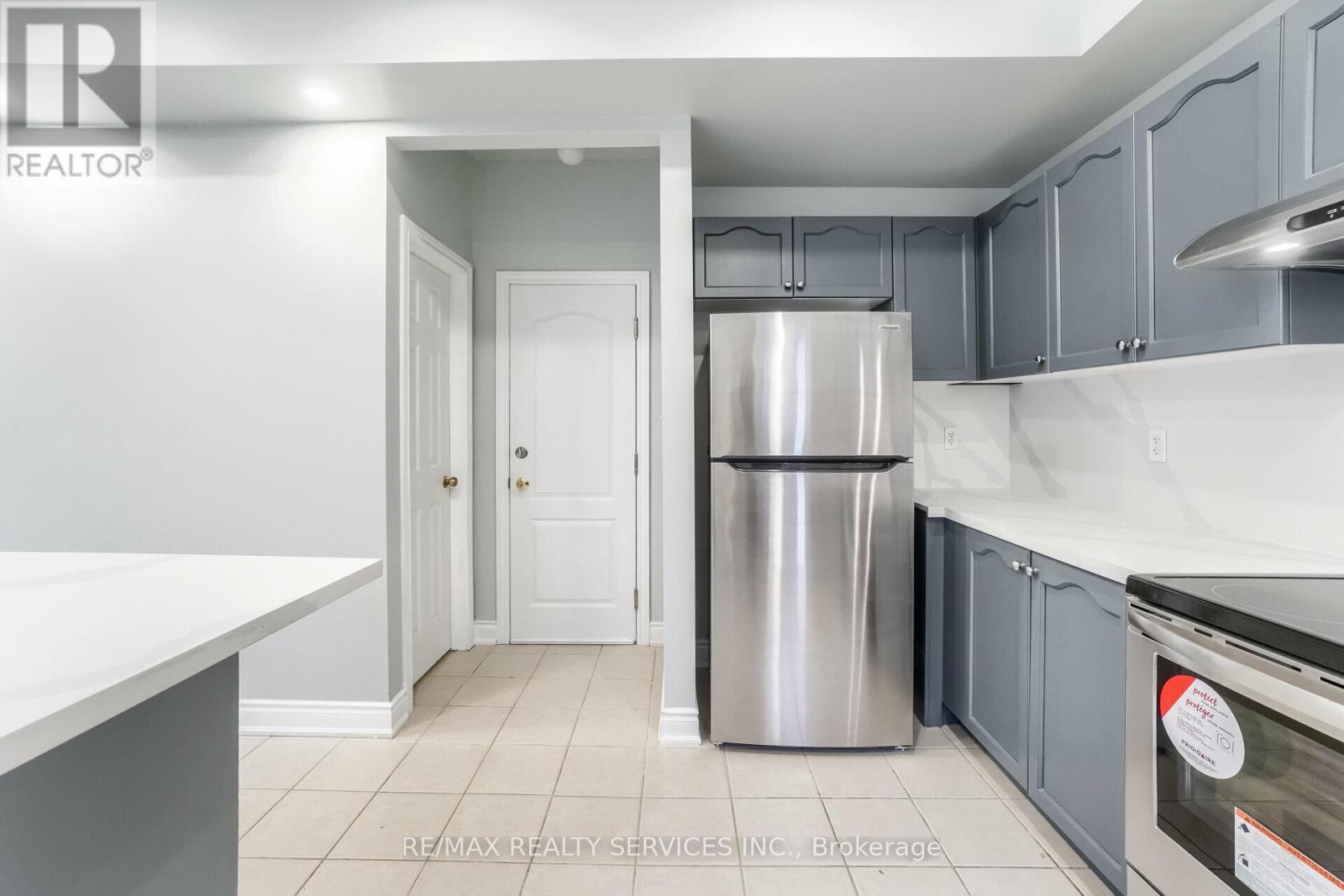 Upper - 15 Masters Green Crescent, Brampton, Ontario  L7A 3K3 - Photo 21 - W12547618