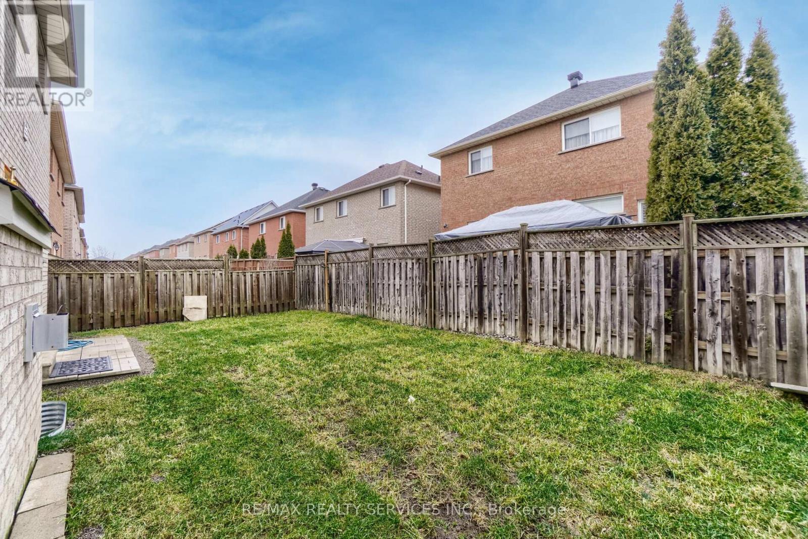 Upper - 15 Masters Green Crescent, Brampton, Ontario  L7A 3K3 - Photo 46 - W12547618