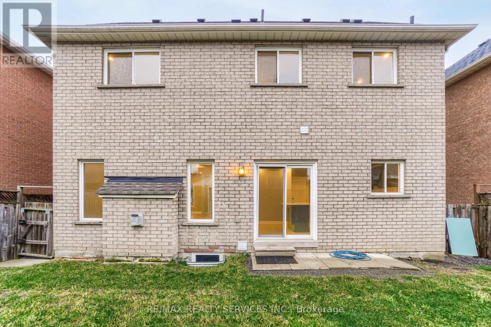 Upper - 15 Masters Green Crescent, Brampton, Ontario  L7A 3K3 - Photo 47 - W12547618