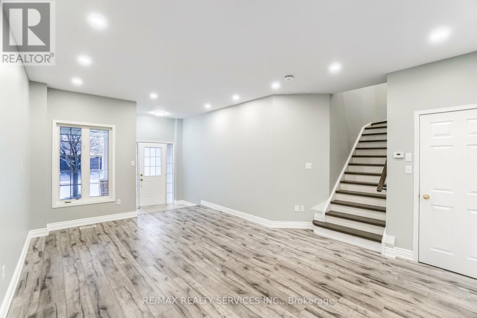 Upper - 15 Masters Green Crescent, Brampton, Ontario  L7A 3K3 - Photo 6 - W12547618