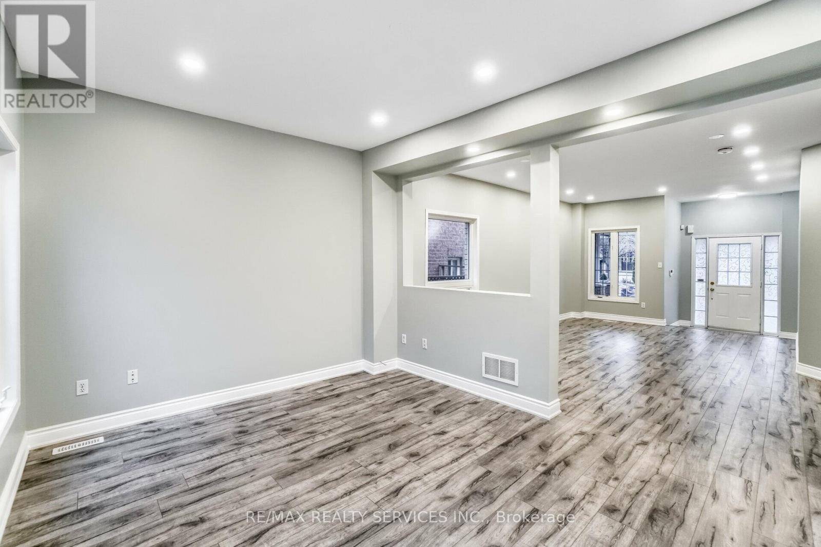 Upper - 15 Masters Green Crescent, Brampton, Ontario  L7A 3K3 - Photo 9 - W12547618