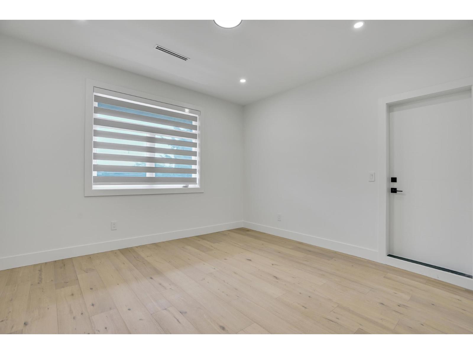 15919 Russell Avenue, White Rock, British Columbia  V4B 2S6 - Photo 13 - R3067199