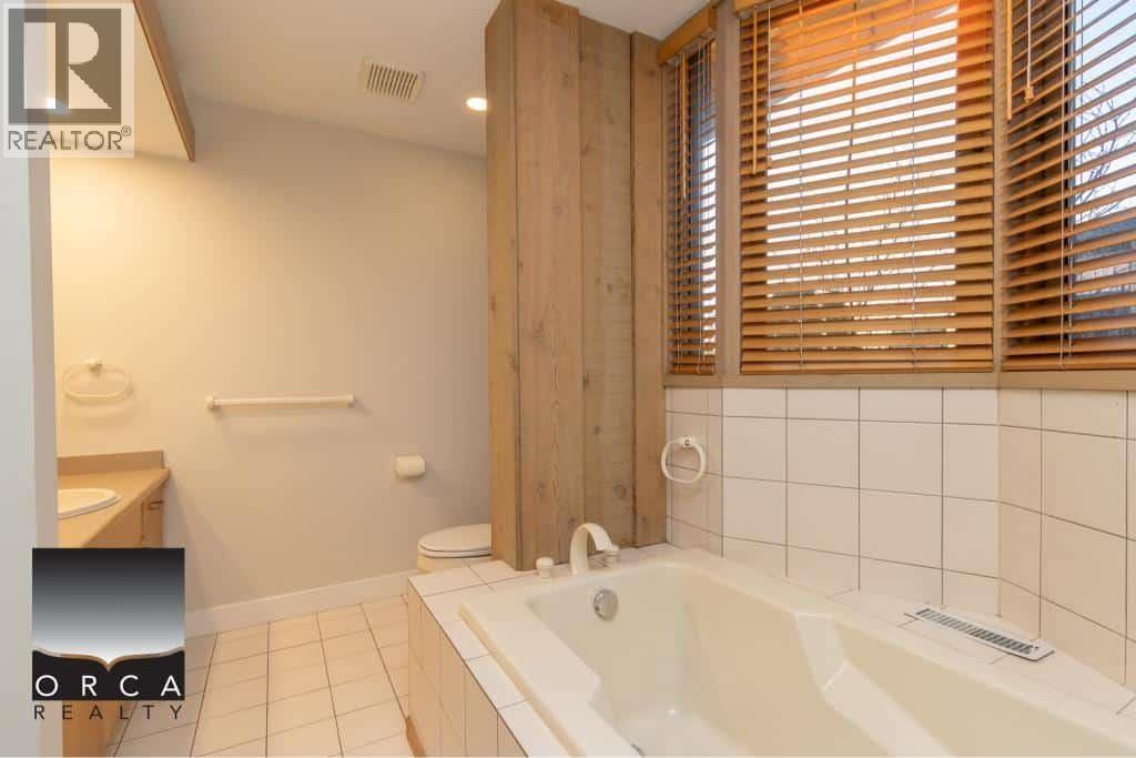 2 328 E 2nd Street, North Vancouver, British Columbia V7L 1C7 - Photo 10 - R3062589