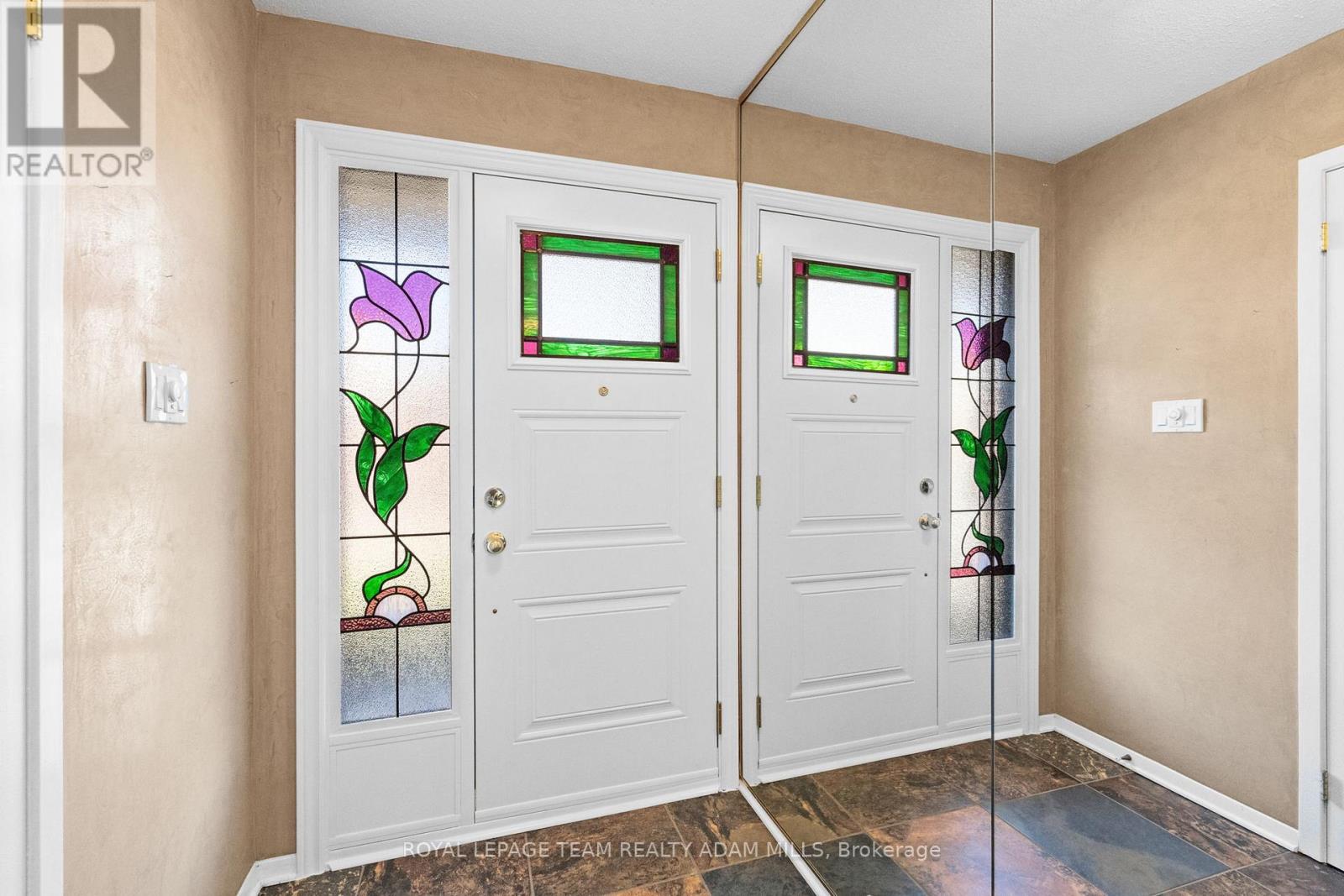 46 Gentle Gate Crescent, Ottawa, Ontario  K1T 1Z8 - Photo 5 - X12547632