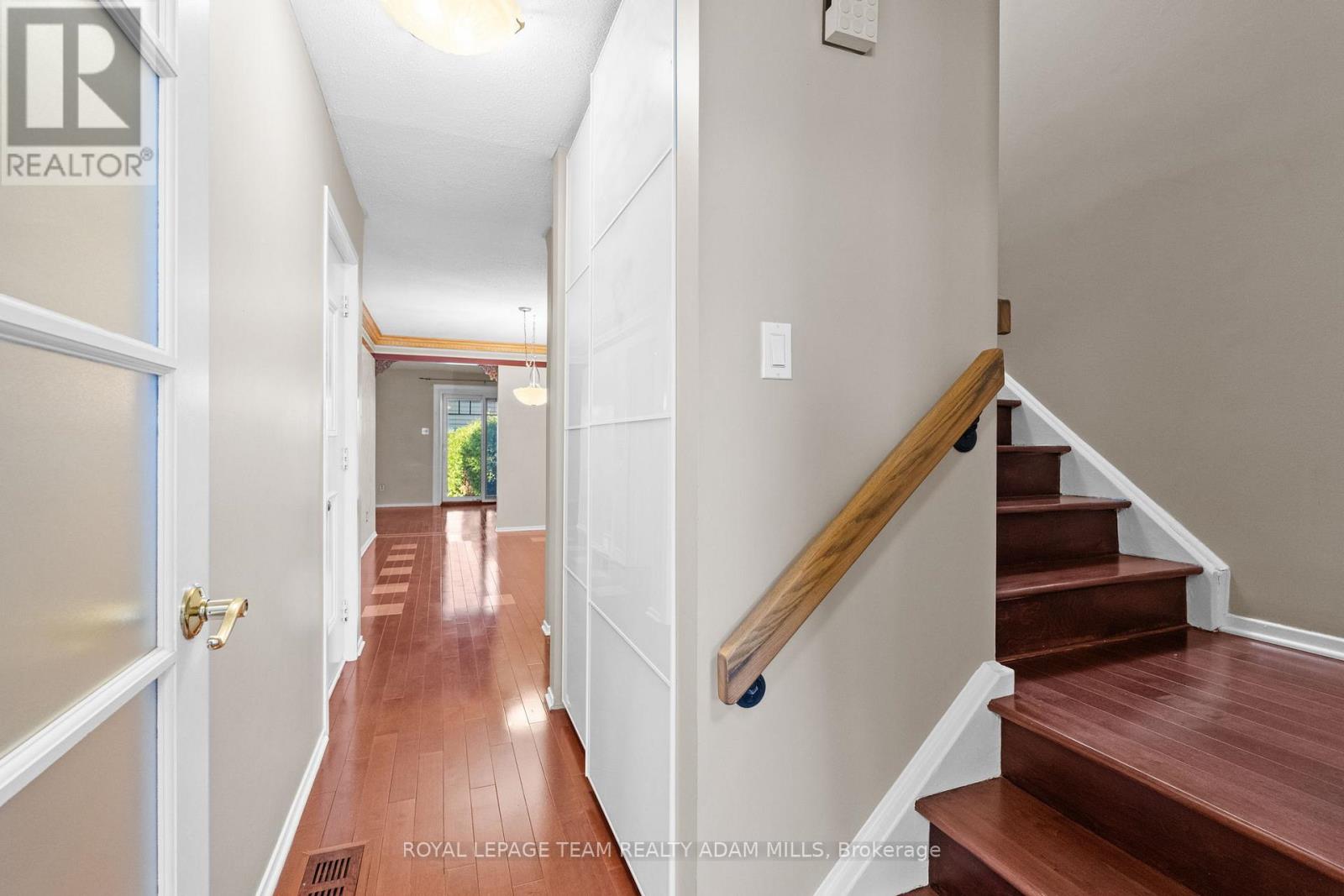 46 Gentle Gate Crescent, Ottawa, Ontario  K1T 1Z8 - Photo 9 - X12547632